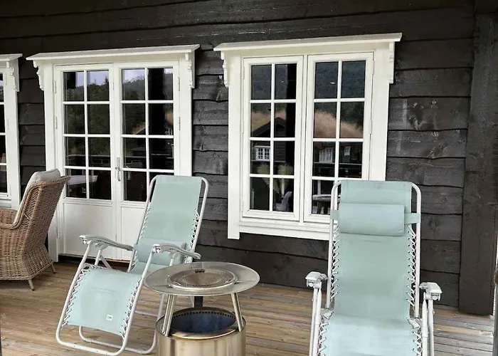 Feriehus Fjellhytte Sentralt Og Solrikt Stryn