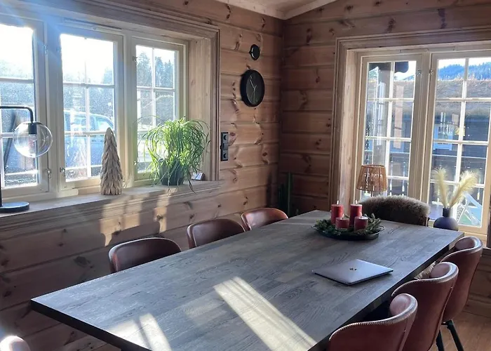 Feriehus Fjellhytte Sentralt Og Solrikt Stryn
