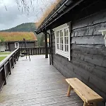 Fjellhytte Sentralt Og Solrikt Tatil Evi